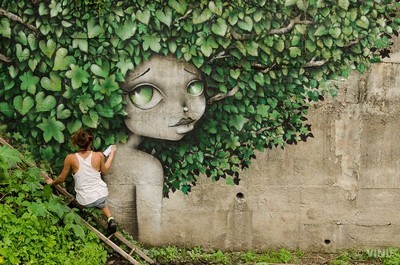 Street art Vinie graffiti feuilles portrait femme