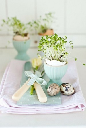 DIY - décorez vos tables de Pâques avec des graines germées dans des coquilles d'oeufs. Rdv sur le blog!